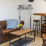 Apartman 公寓 *
