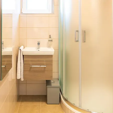 Apartman アパート