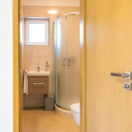 アパート Apartman *